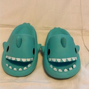 Cloud Shark Slides Sandals Aqua blue size 180 / kids 11.5 / viral slippers